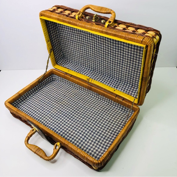 Vintage Wicker Picnic Basket Case Retro Suitcase Storage Organizer Box Decor - Picture 5 of 5